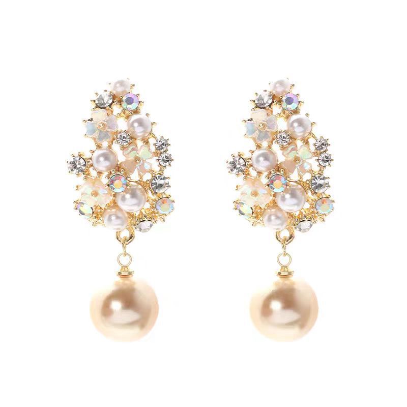 Elegante Bloem Perle Oorbellen | Goud