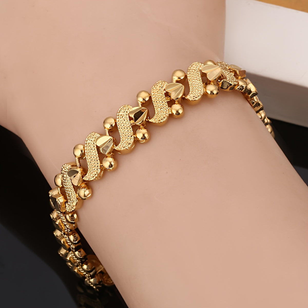 Lily Ornate Wave Armband | Goud