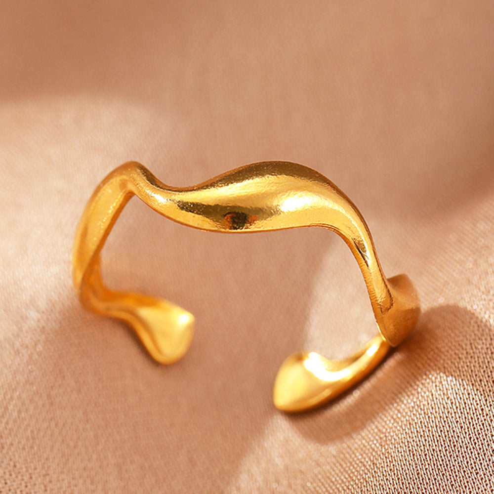 Elyra Smooth Flow Ring | Goud