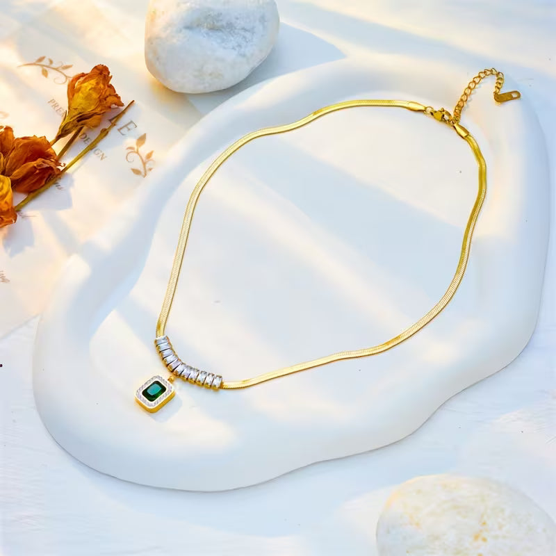Regalia Prism Emerald Ketting | Goud