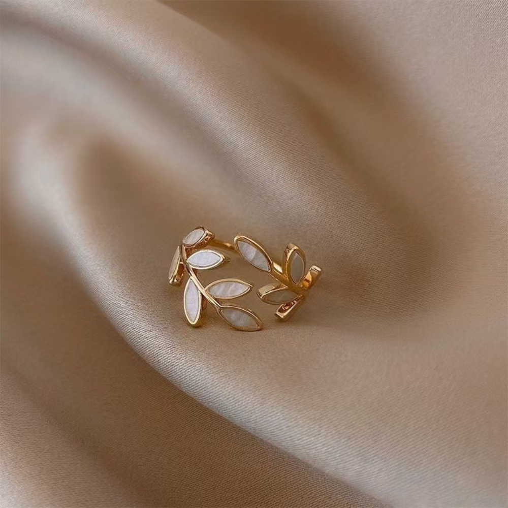 Neraya Delicate Leaf Open Ring | Goud